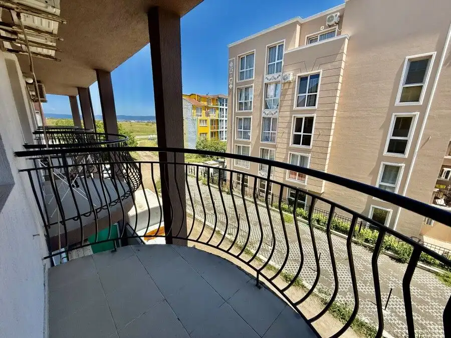 Furnished studio apartment in Ravda's Summer complex, just 800m from the beach, ideal for holiday or.