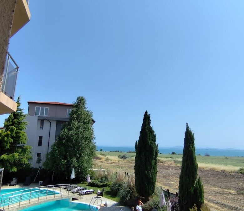 Bright 1-bedroom apartment with sea views, 58 sq.m., located in SunSet, Ravda, just 300m from the be.