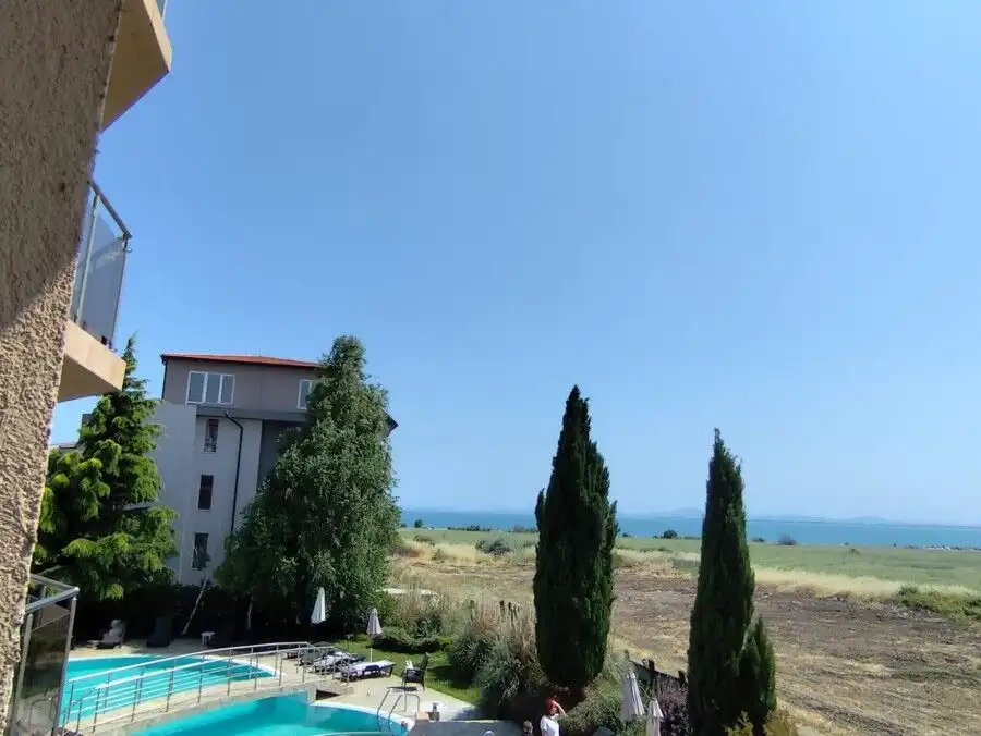 Bright 1-bedroom apartment with sea views, 58 sq.m., located in SunSet, Ravda, just 300m from the be.