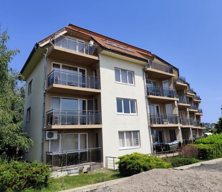 Sea view 1-bedroom apartment in Ravda, close to the beach, with spacious balconies and modern amenit.