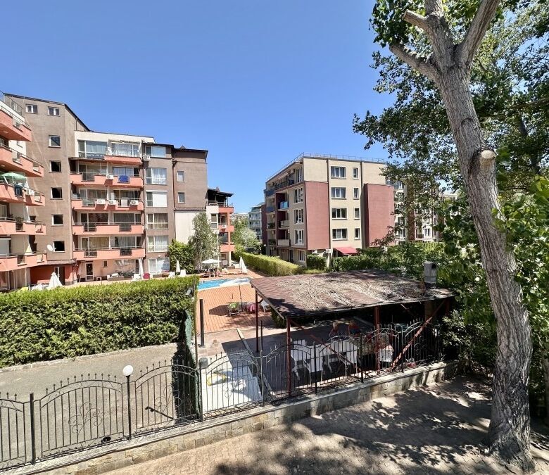 Bright 1-bedroom apartment with pool views in Sunny Beach, St. Sofia. Modern living space of 60 sq.m.