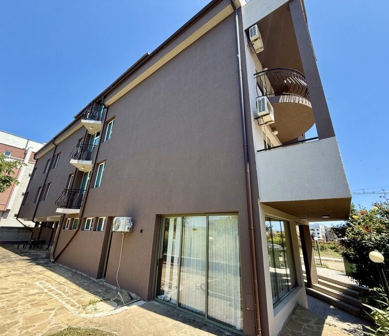 Sea view 1-bedroom apartment in Ravda, close to the beach and amenities.