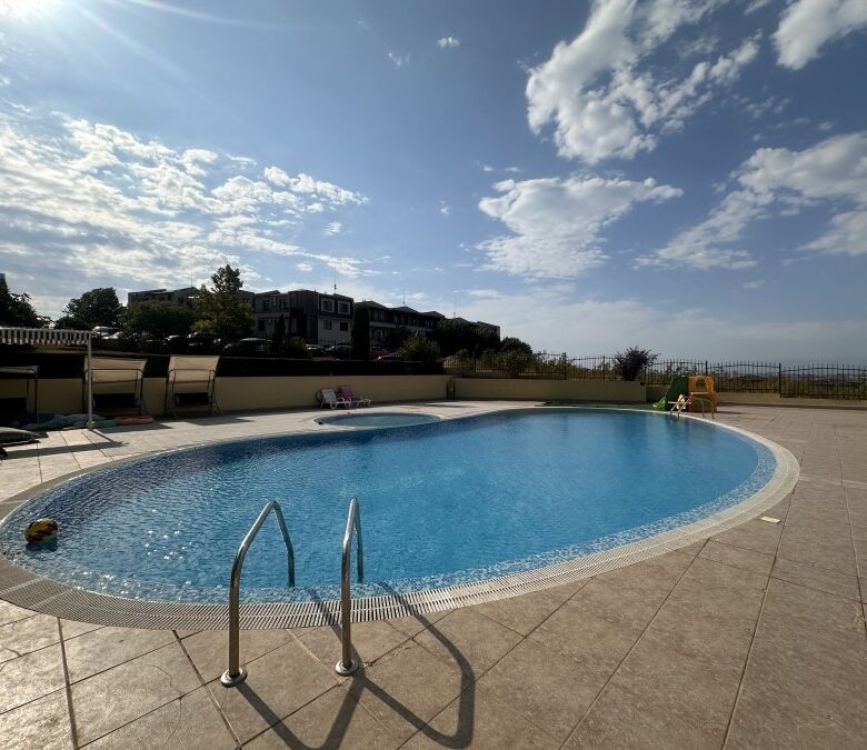 Bright 2-bedroom apartment with large veranda and direct pool access in Nessebar View complex. Perfe.