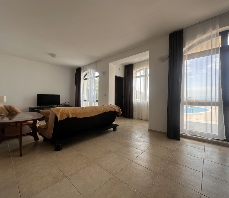 Apartment with large veranda and direct pool access in Nessebar View complex.