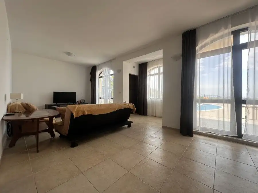 Apartment with large veranda and direct pool access in Nessebar View complex.