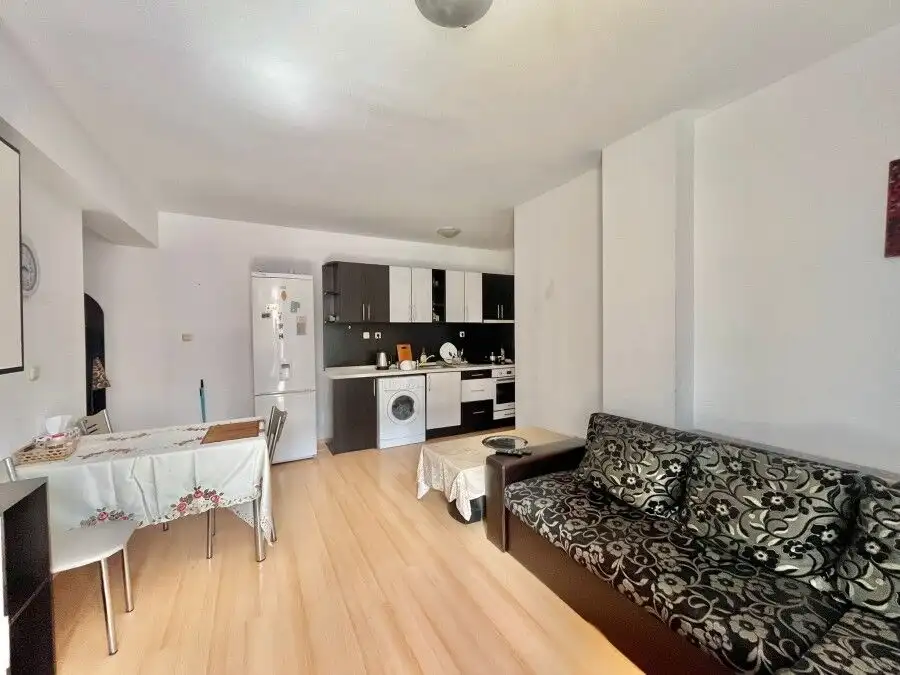 Modern 2-bedroom fully furnished apartment near the coast in Sunny Day 6, offering comfort and conve.