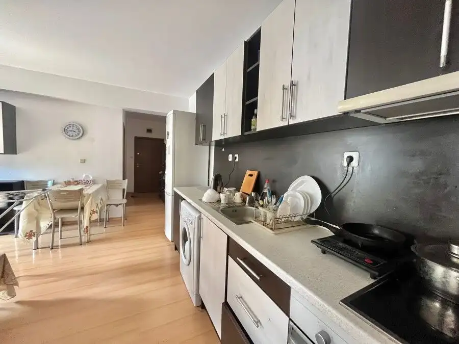 Bright, fully equipped 2-bedroom apartment with modern furnishings, located just 3 km from the sea c.