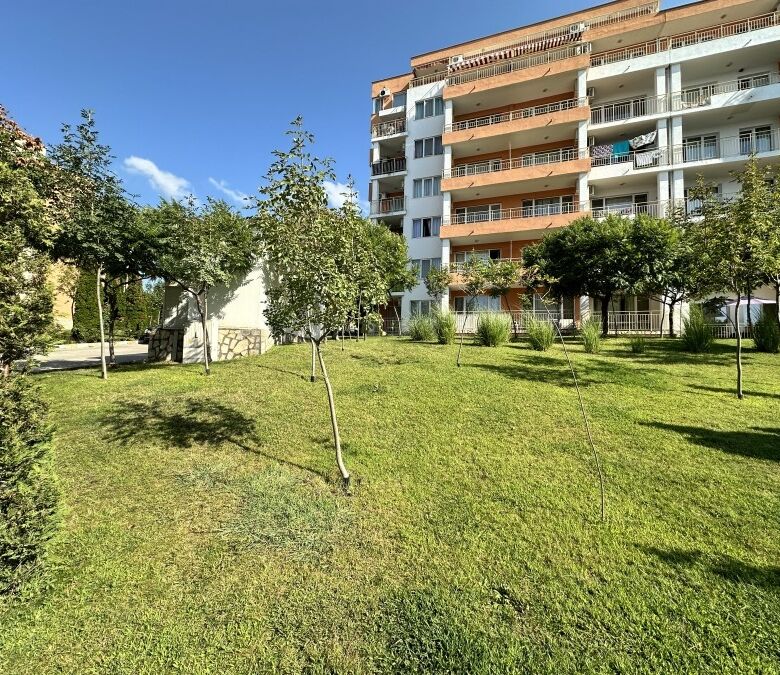 Bright studio apartment in Imperial Fort Club, Sveti Vlas, just 200m from the beach.