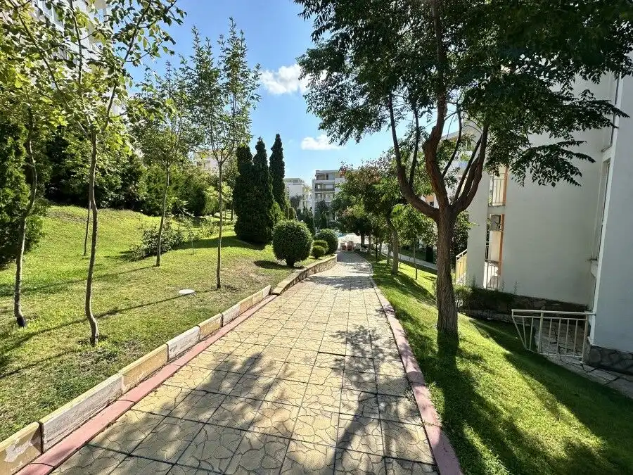 Bright studio apartment in Imperial Fort Club, Sveti Vlas, 200m from the beach.