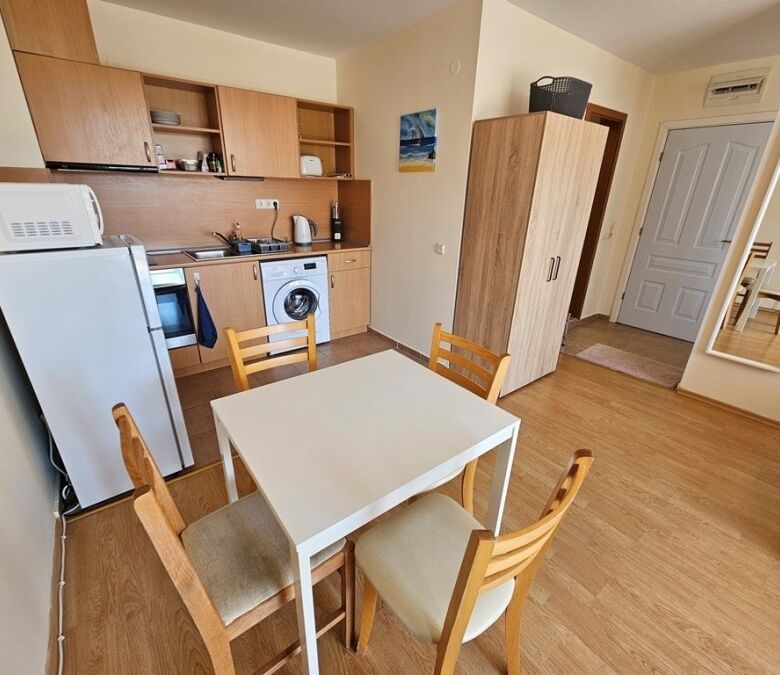 Compact studio with kitchen and dining area in Imperial Fort Club, Sveti Vlas, just 200m from the be.