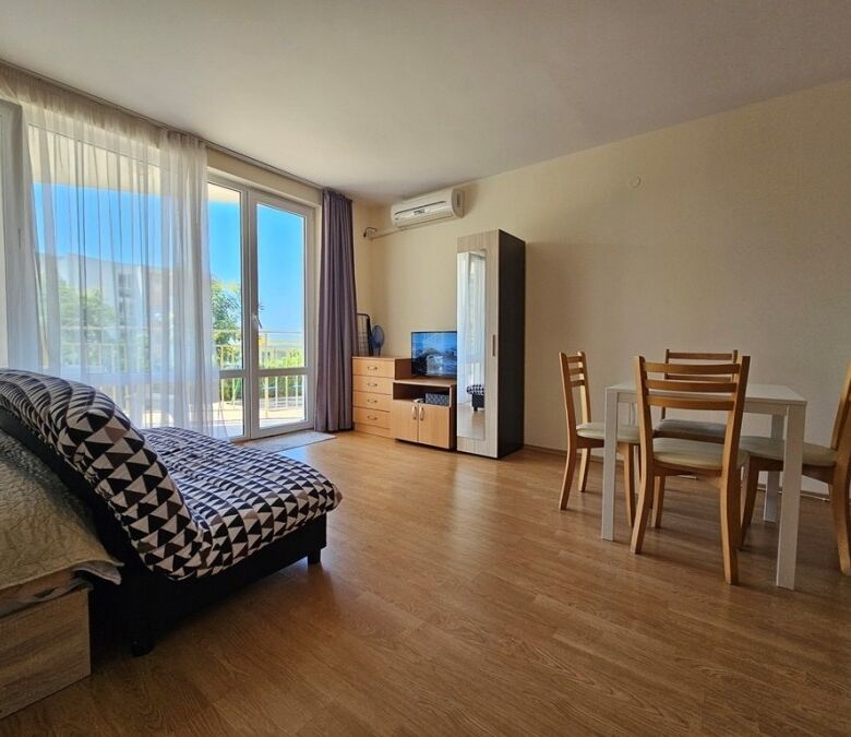 Studio apartment, 50 sq.m., in Imperial Fort Club, Sveti Vlas, close to the beach.