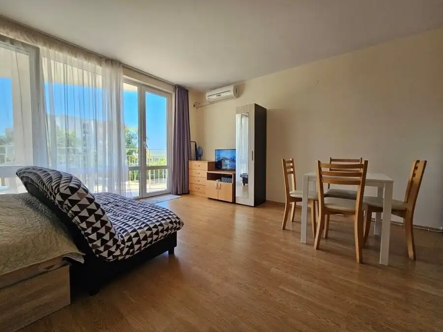 Studio apartment, 50 sq.m., in Imperial Fort Club, Sveti Vlas, close to the beach.