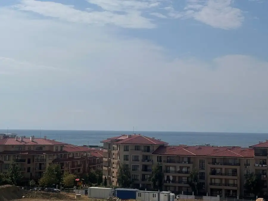 Sea view luxury penthouse in Sveti Vlas with large wrap-around terrace. Spacious 168 sq.m. apartment.