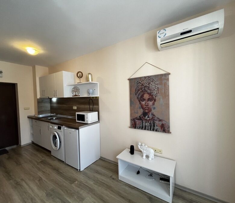 Modern studio apartment with compact kitchen in Apollon, Ravda. Perfect for comfortable living or ho.