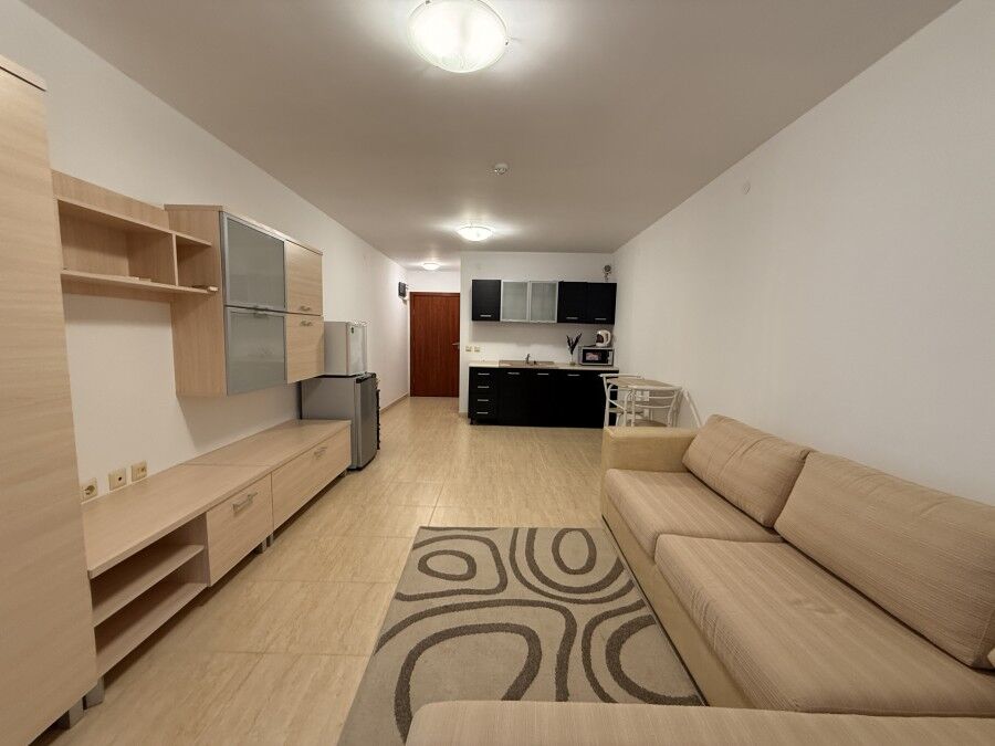 Cozy Studio Apartment in St. Vlas Spacious studio apartment of 38 sq.m. in Etara 3, St. Vlas, just 300 m from the sea, ideal for comfo.