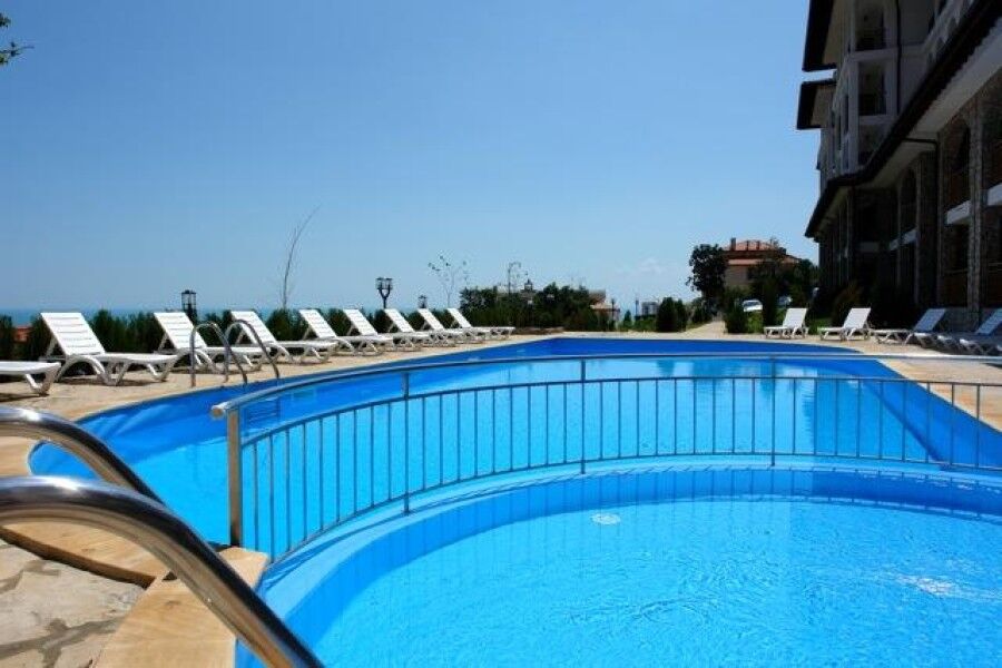 Spacious Pool Area in Etara 3, St. Vlas Pool with sun loungers and sea view in Etara 3, St. Vlas, just 300m from the beach.