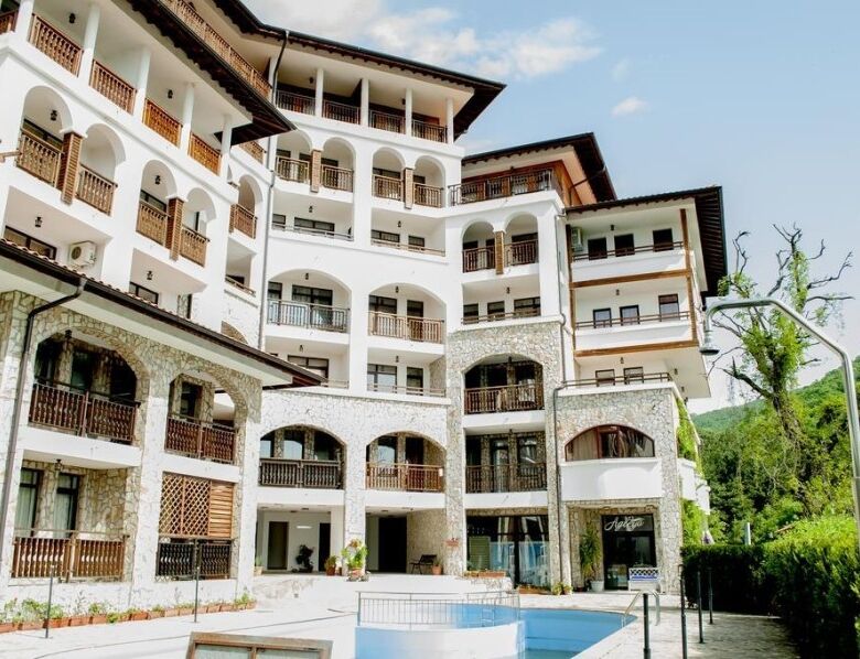 Bright studio apartment near the sea in Etara 3, St. Vlas, offering modern amenities and scenic view.