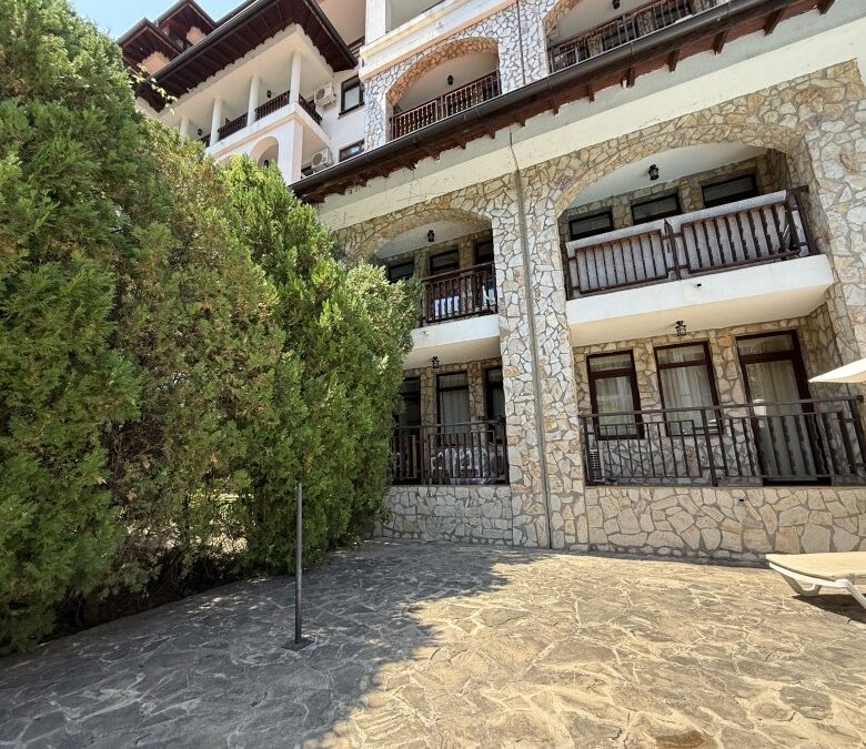 Bright studio apartment near the sea in Etara 3, St. Vlas, offering comfortable living space of 38 s.