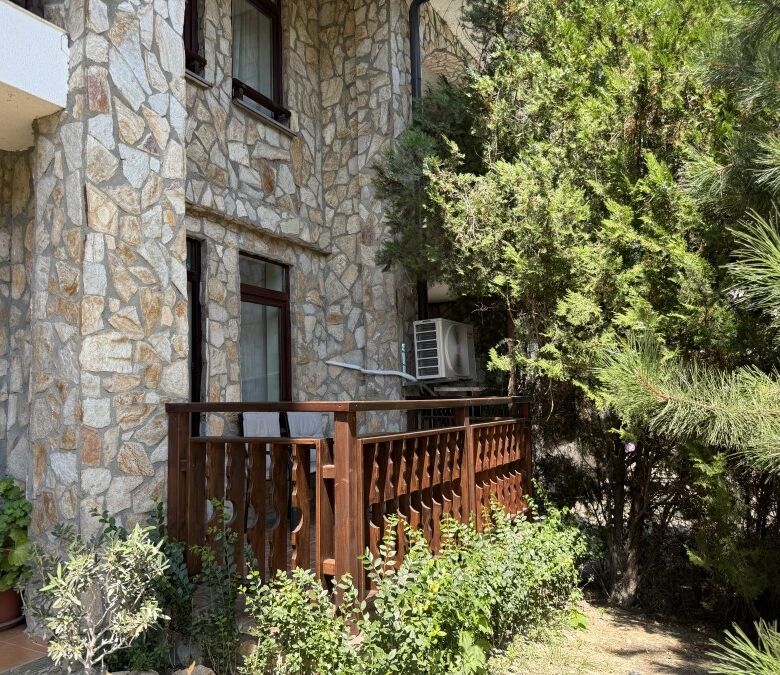 Bright studio apartment near the sea in St. Vlas, Bulgaria.