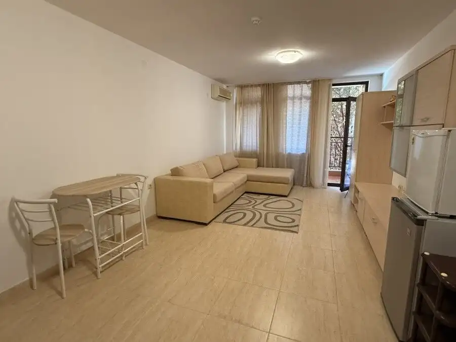 Interior view of a 38 sq.m. studio apartment in Etara 3, St. Vlas, near the sea.