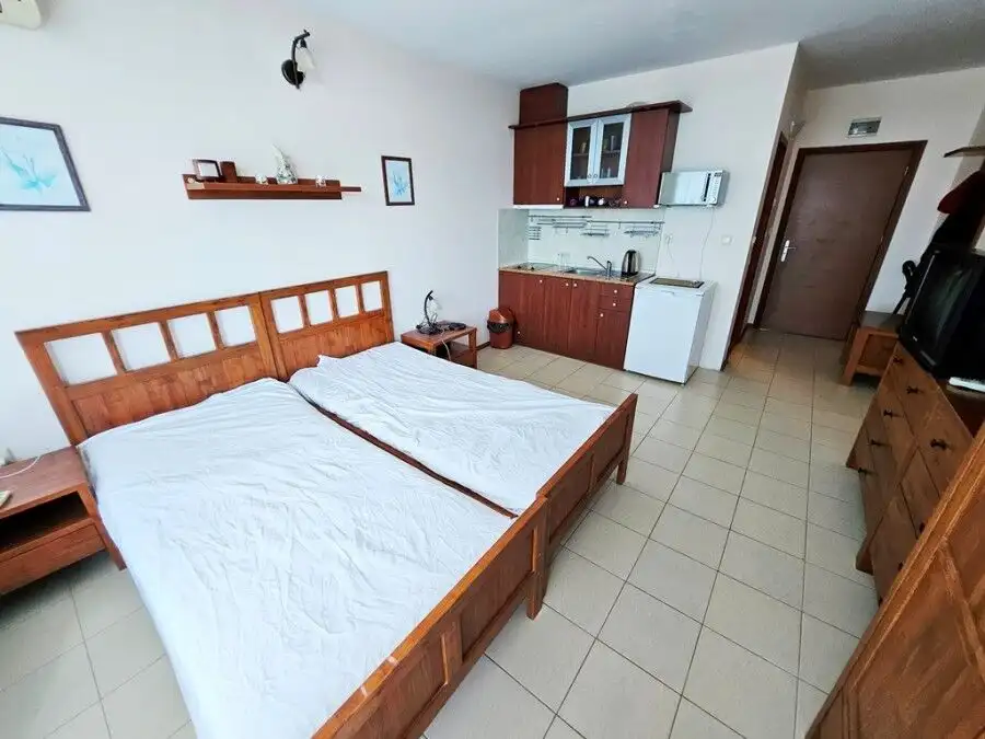 Fully furnished studio apartment of 41 sq.m. in Esperanto hotel near Sunny Beach and Nessebar.