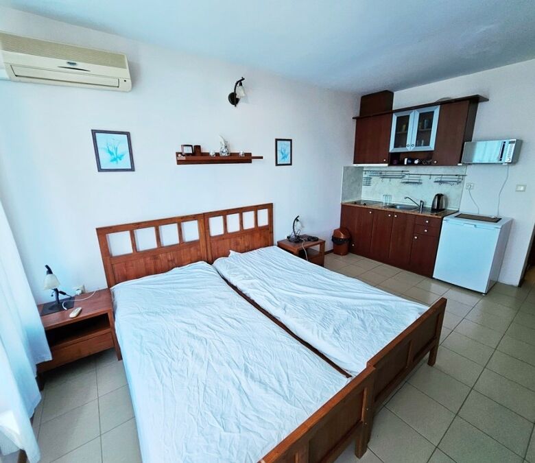 Modern furnished studio with sea views in Esperanto hotel, between Sunny Beach and Nessebar.