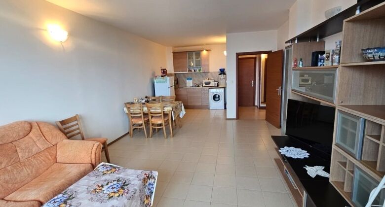 Bright 1-bedroom apartment with sea views in Esperanto hotel, near Sunny Beach and Nessebar. Perfect.