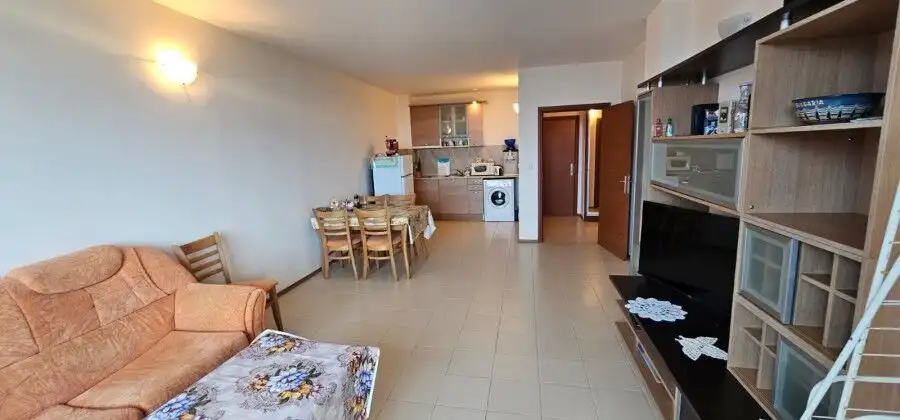 Bright 1-bedroom apartment with sea views in Esperanto hotel, near Sunny Beach and Nessebar. Perfect.