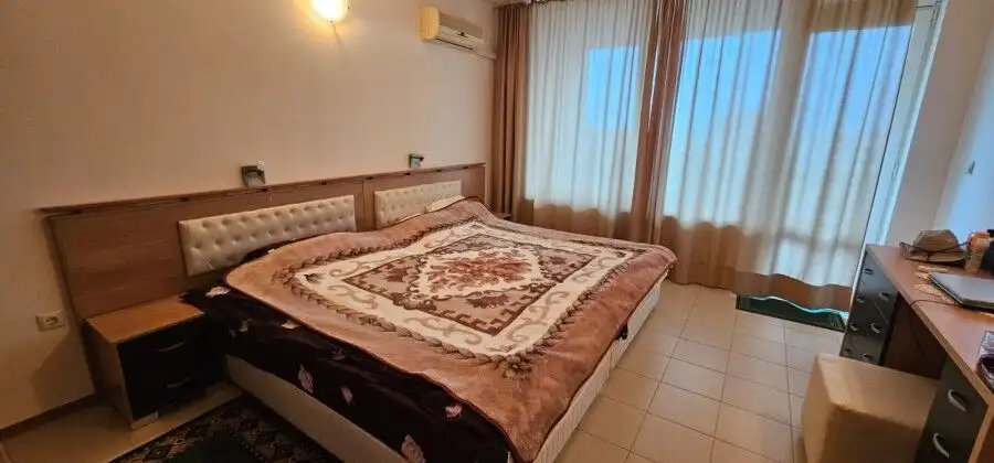 Bright sea view 1-bedroom apartment in the beachfront Esperanto hotel near Sunny Beach and Nessebar.