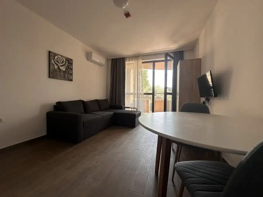 Studio apartment with new furniture, 40 sq.m., in Cascadas Family Resort.