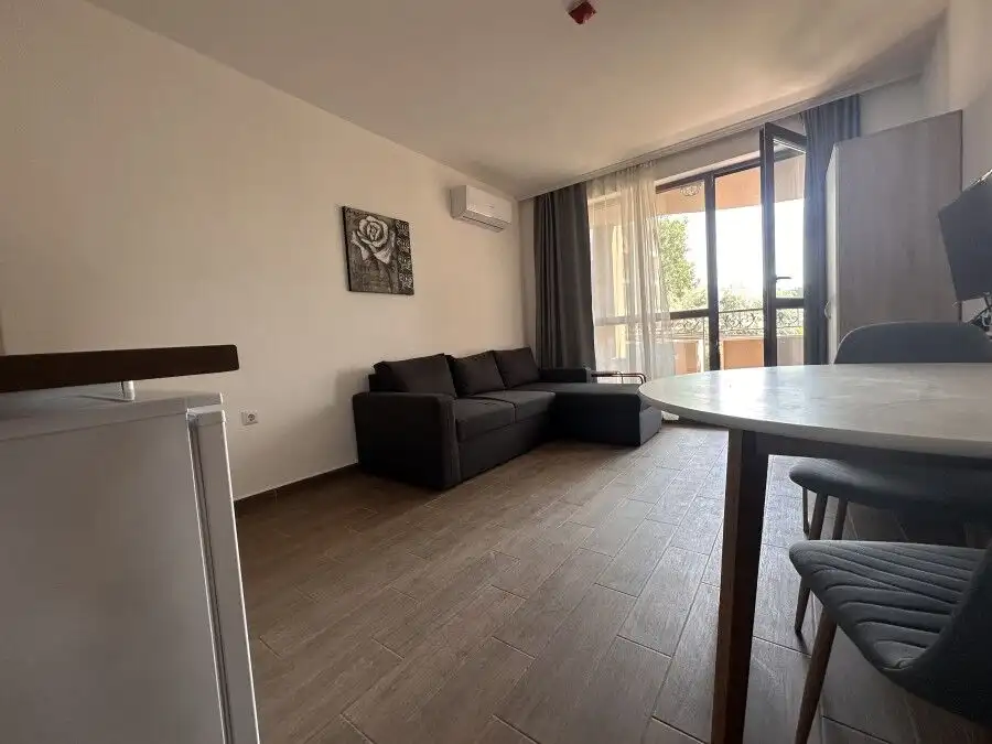 Studio apartment with new furniture, 40 sq.m., in Cascadas Family Resort, park view.