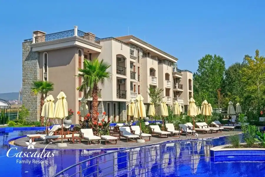 Bright studio with park view in Cascadas Family Resort, 36 sq.m., perfect for relaxing holidays.
