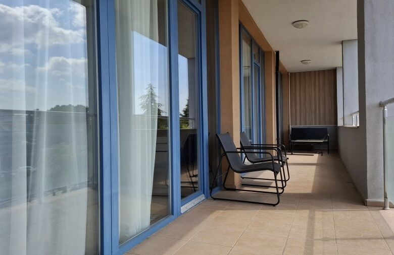 Luxury apartment with large terrace in Trakia Plaza, Sunny Beach, close to the sea.