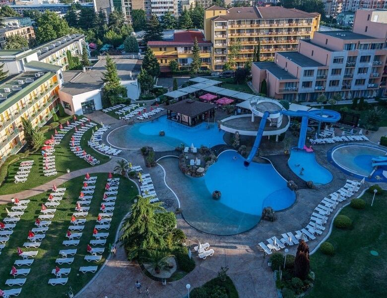 Luxurious apartment with access to pools and water slides in Sunny Beach.