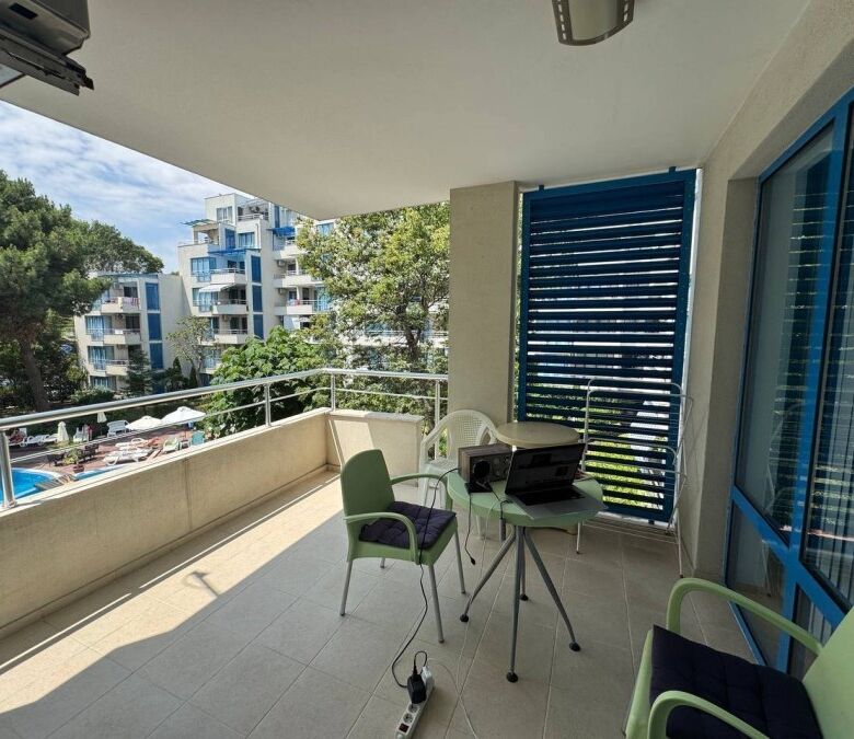 Sea view 1-bedroom apartment in Excelsior, Sunny Beach, 70m from the beach.