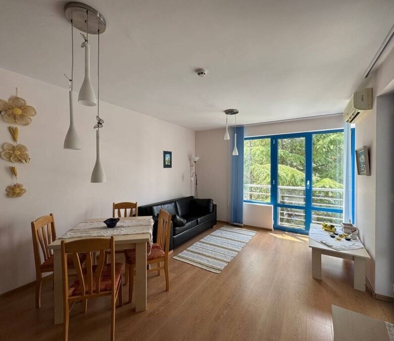 Cozy 1-bedroom apartment with pool view in Excelsior, Sunny Beach, just 70m from the sea. Perfect fo.