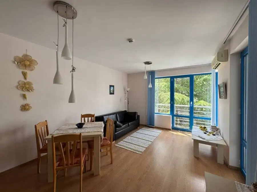 Cozy 1-bedroom apartment with pool view in Excelsior, Sunny Beach, just 70m from the sea. Perfect fo.