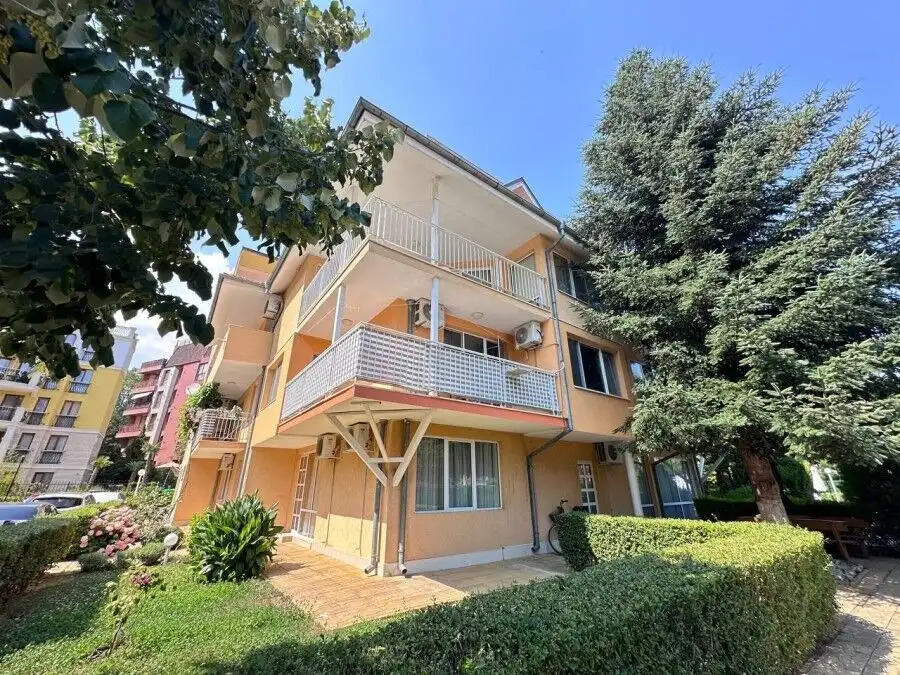 Maisonette with 2 bedrooms and modern furnishings in Robinson Gardens, Sunny Beach.