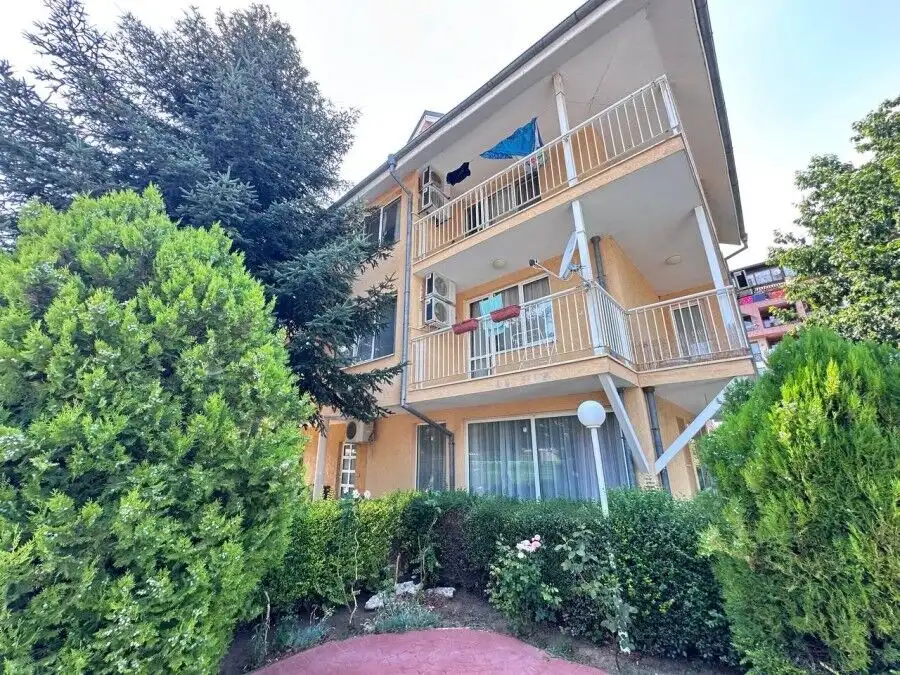 Modern furnished maisonette with 2 bedrooms, 91 sq.m., located in Robinson Gardens, Sunny Beach.