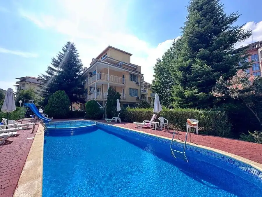 Beautiful maisonette with 2 bedrooms and a private pool in Robinson Gardens, Sunny Beach. Perfect fo.