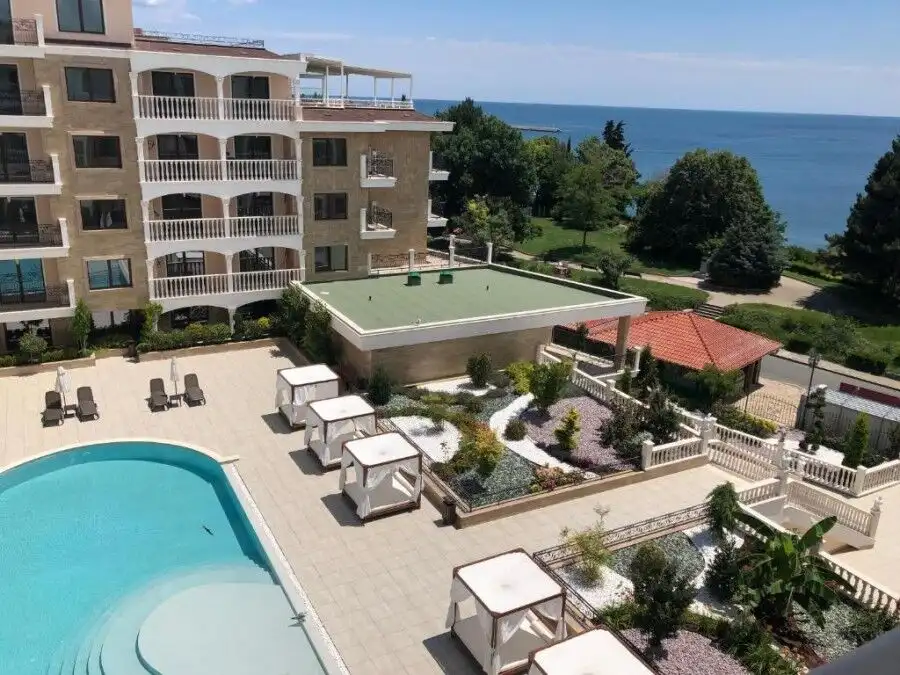 Sea view studio apartment, 44 sq.m., in top complex Valencia Gardens, Nessebar.