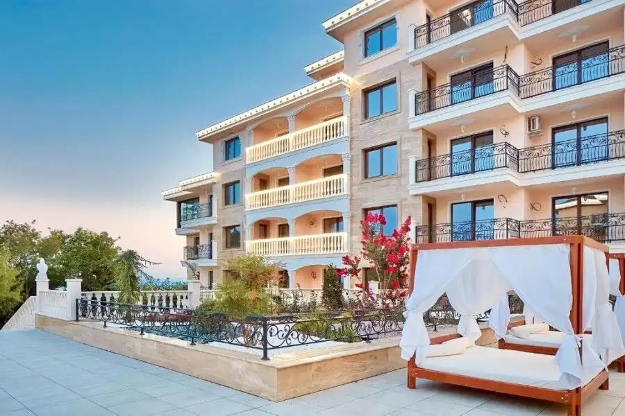 Sea view studio apartment, 44 sq.m., in top complex Valencia Gardens, Nessebar, with modern amenitie.