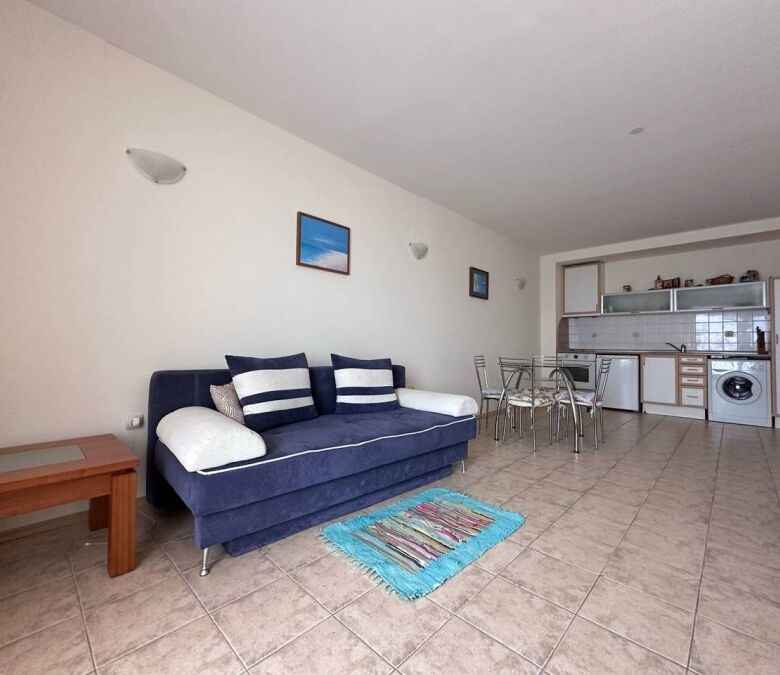 Sea front apartment with 77 sq.m. in Coral Beach, St. Vlas, offering stunning sea views and modern l.