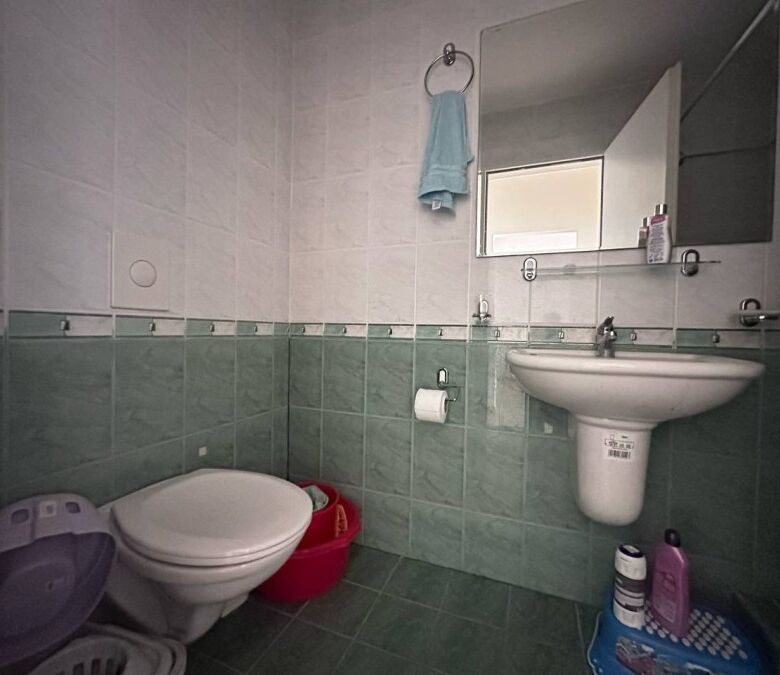 Small bathroom in a sea front apartment at Coral Beach, St. Vlas with modern fixtures.