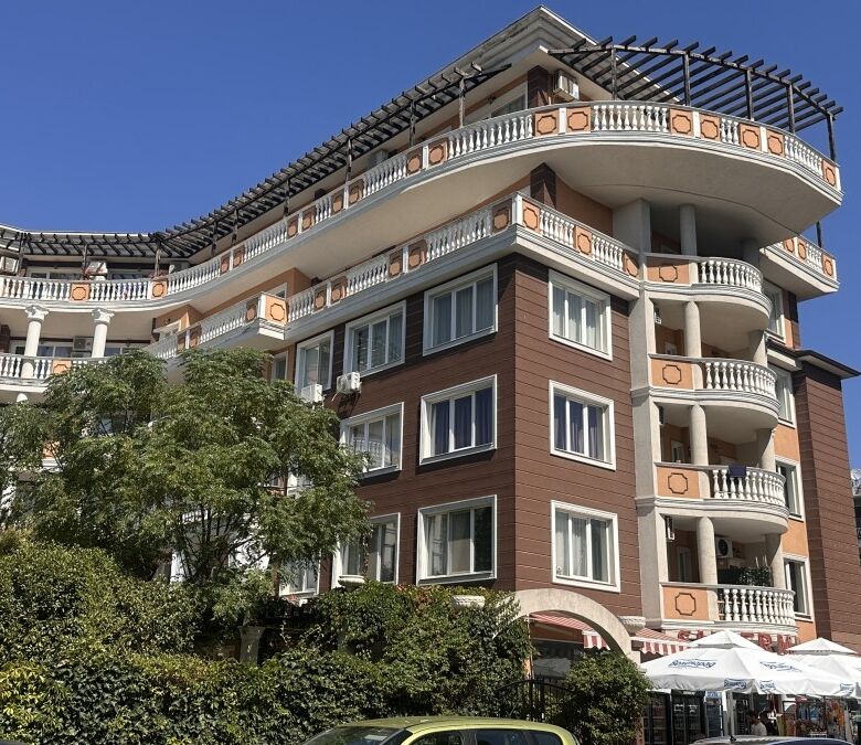 Modern 1-bedroom apartment in Villa Aria, centrally located in Sunny Beach.