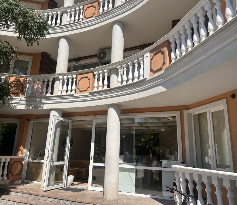 Bright 1-bedroom apartment in Villa Aria, Sunny Beach, with spacious living area.