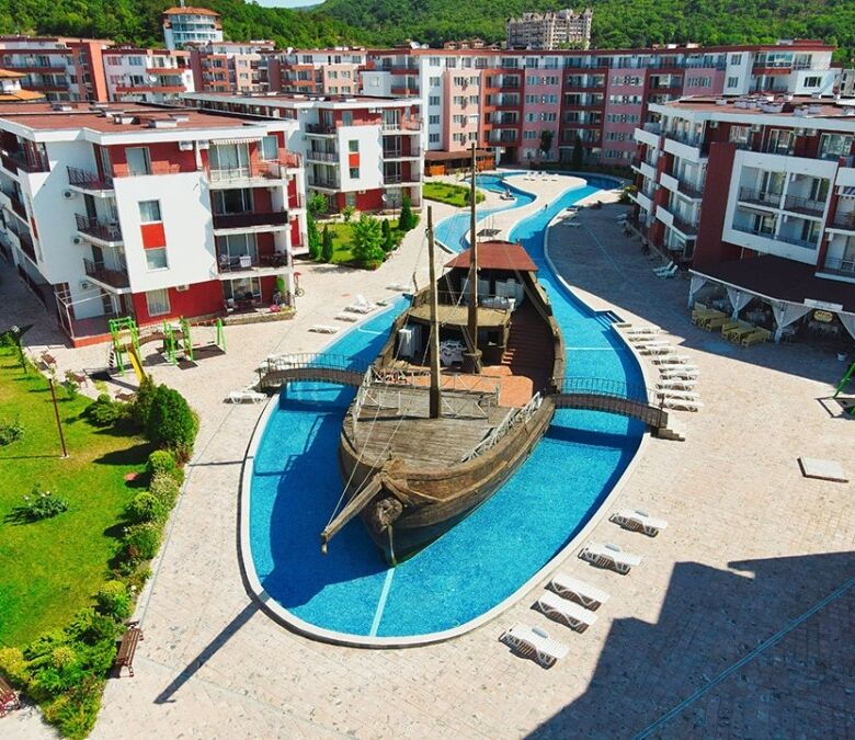 Stylish 1-bedroom apartment in Privilege Fort, Elenite Resort, with sea views.
