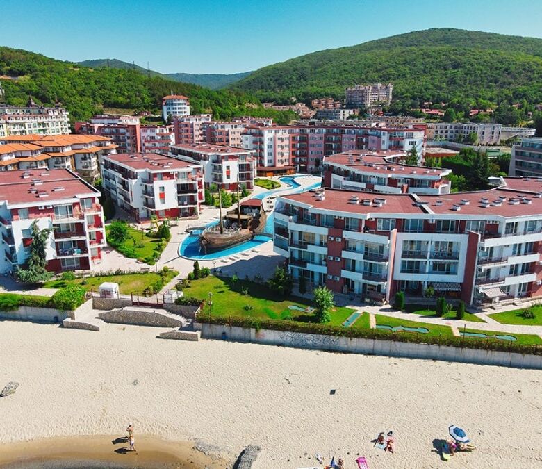 Beachfront 1-bedroom apartment in Privilege Fort, Elenite Resort with stunning sea views.