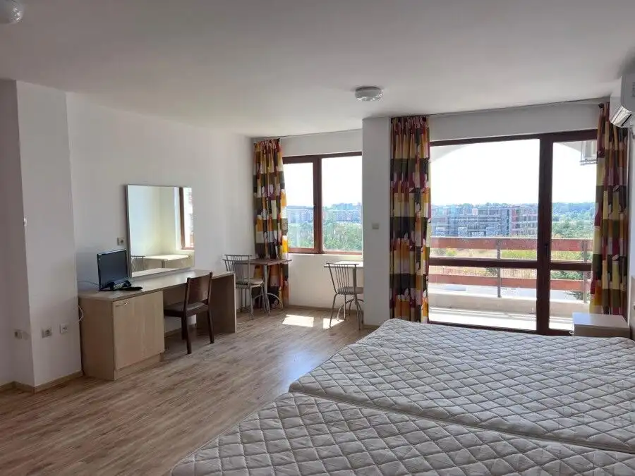 Bright studio apartment with balcony, spacious 60 sq.m., located in Gardenia Hills near Sunny Beach.