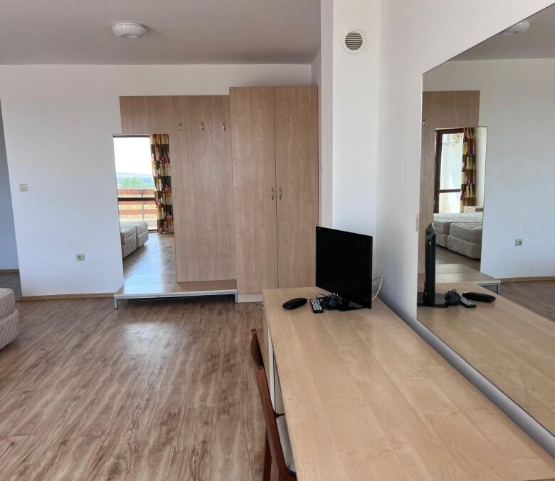 Bright studio with open layout and wooden flooring in Gardenia Hills, near Sunny Beach.